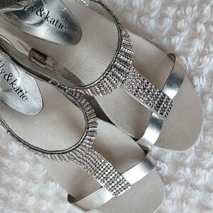 Kelly & Katie Gold Sparkly Sandals - Size 6